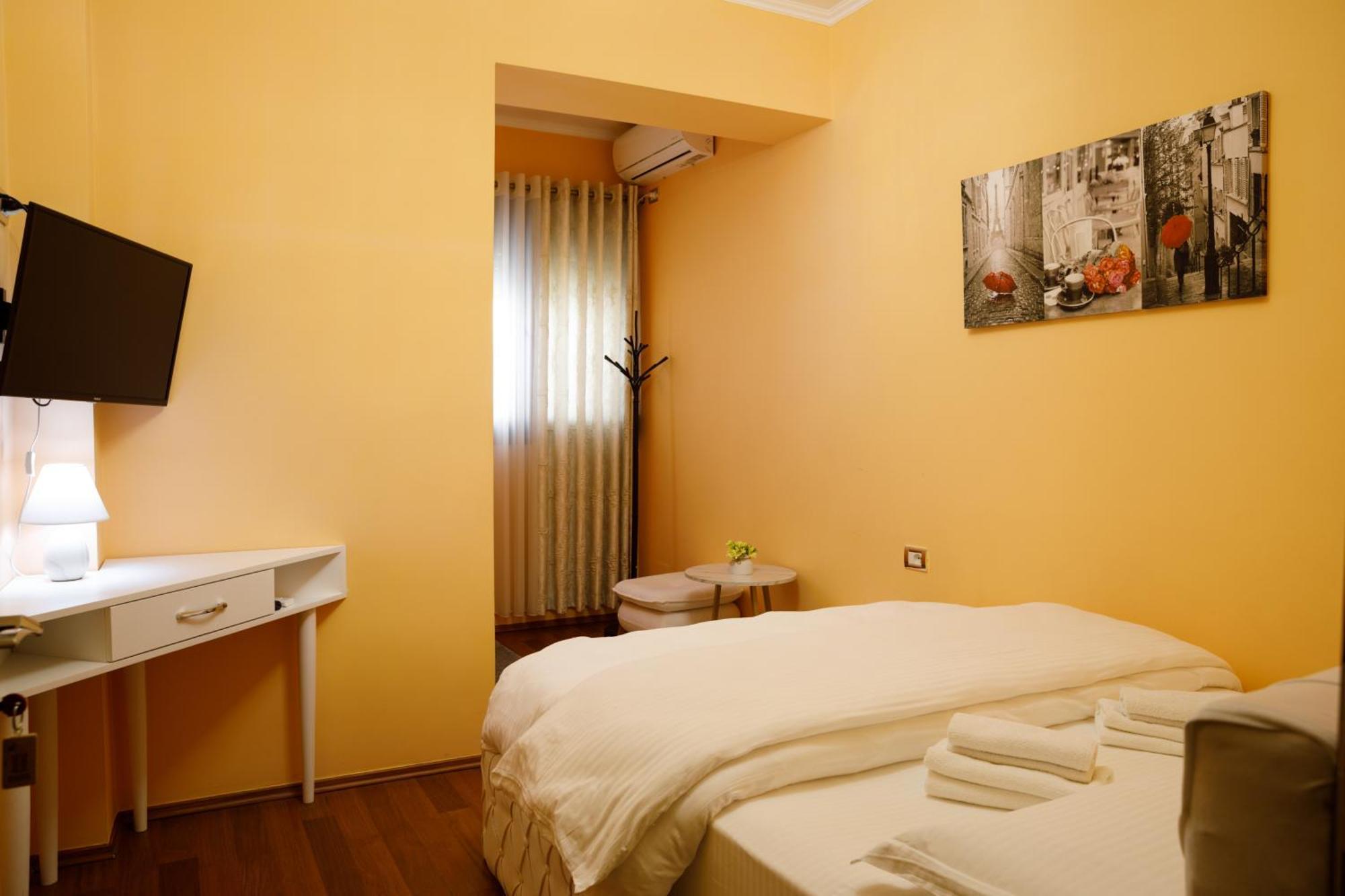 Bora Hotel Gjirokastër 外观 照片
