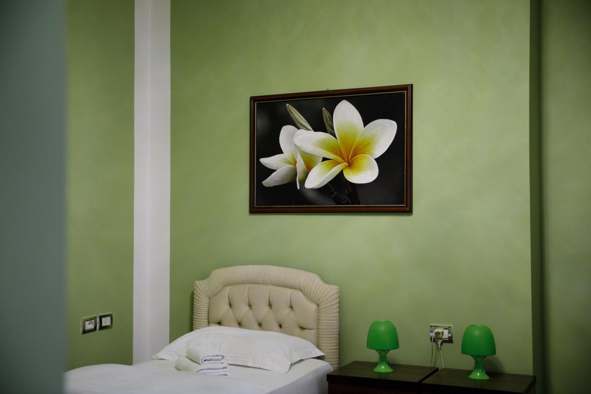 Bora Hotel Gjirokastër 外观 照片