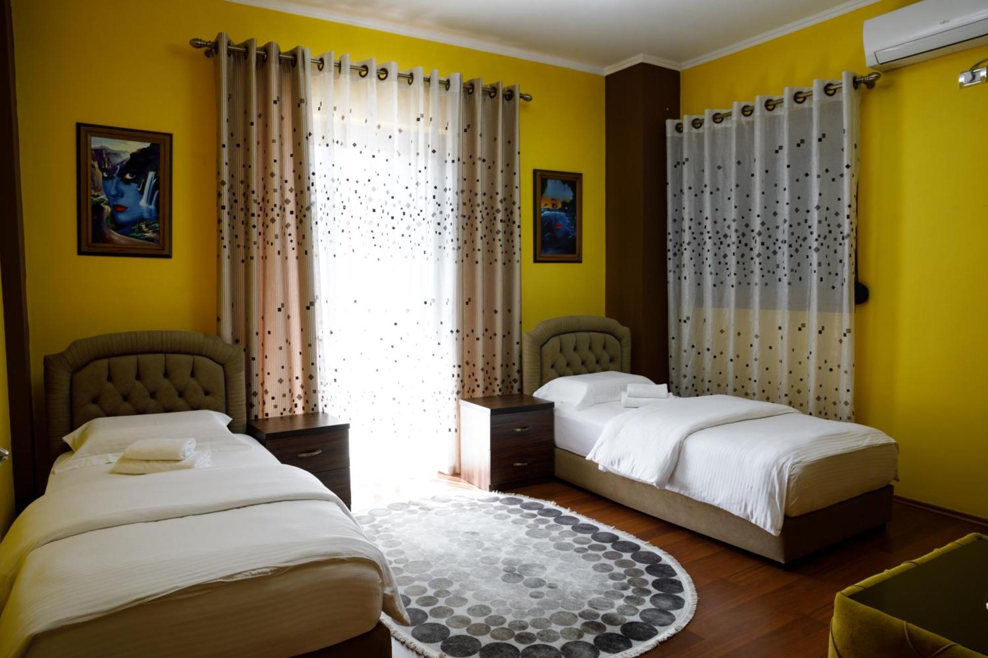 Bora Hotel Gjirokastër 外观 照片