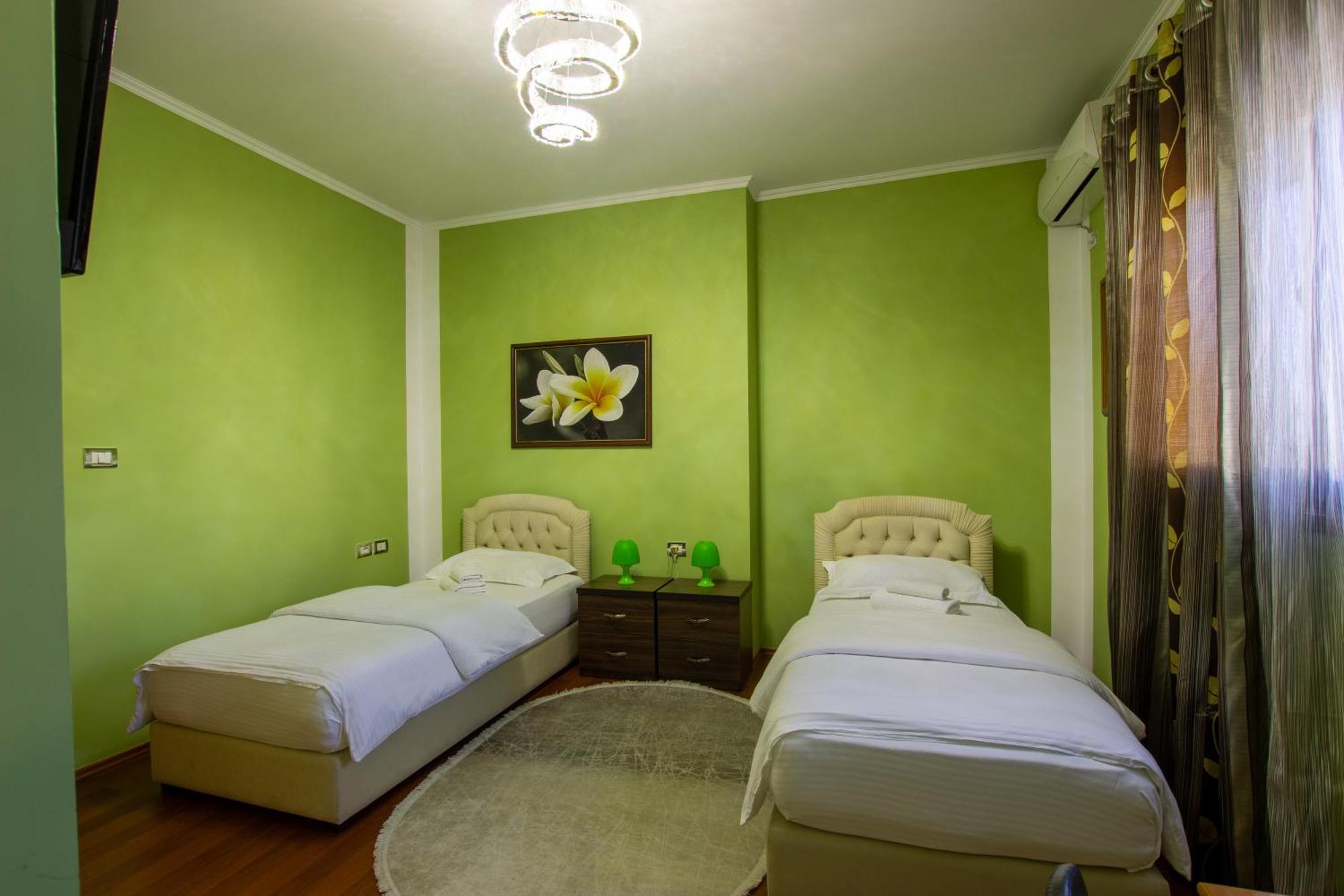 Bora Hotel Gjirokastër 外观 照片