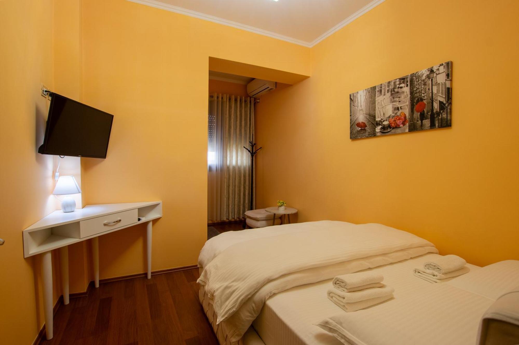 Bora Hotel Gjirokastër 外观 照片