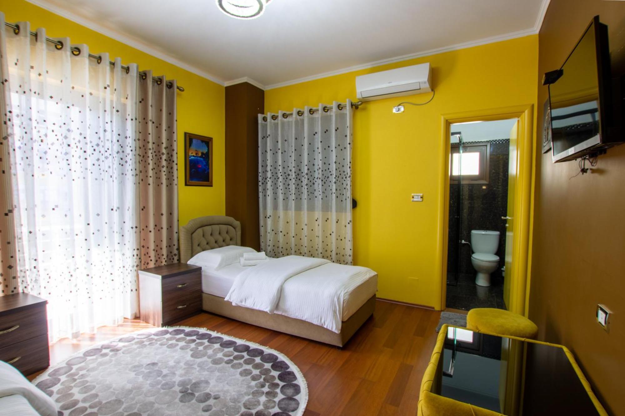 Bora Hotel Gjirokastër 外观 照片