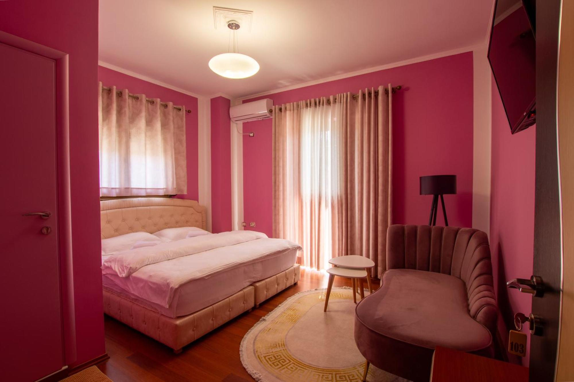 Bora Hotel Gjirokastër 外观 照片